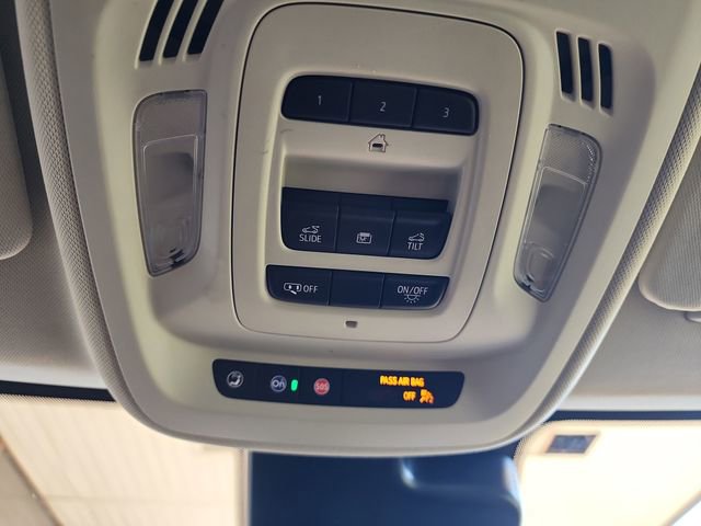 Used 2022 Buick Envision Avenir w/ Technology Package II image 22