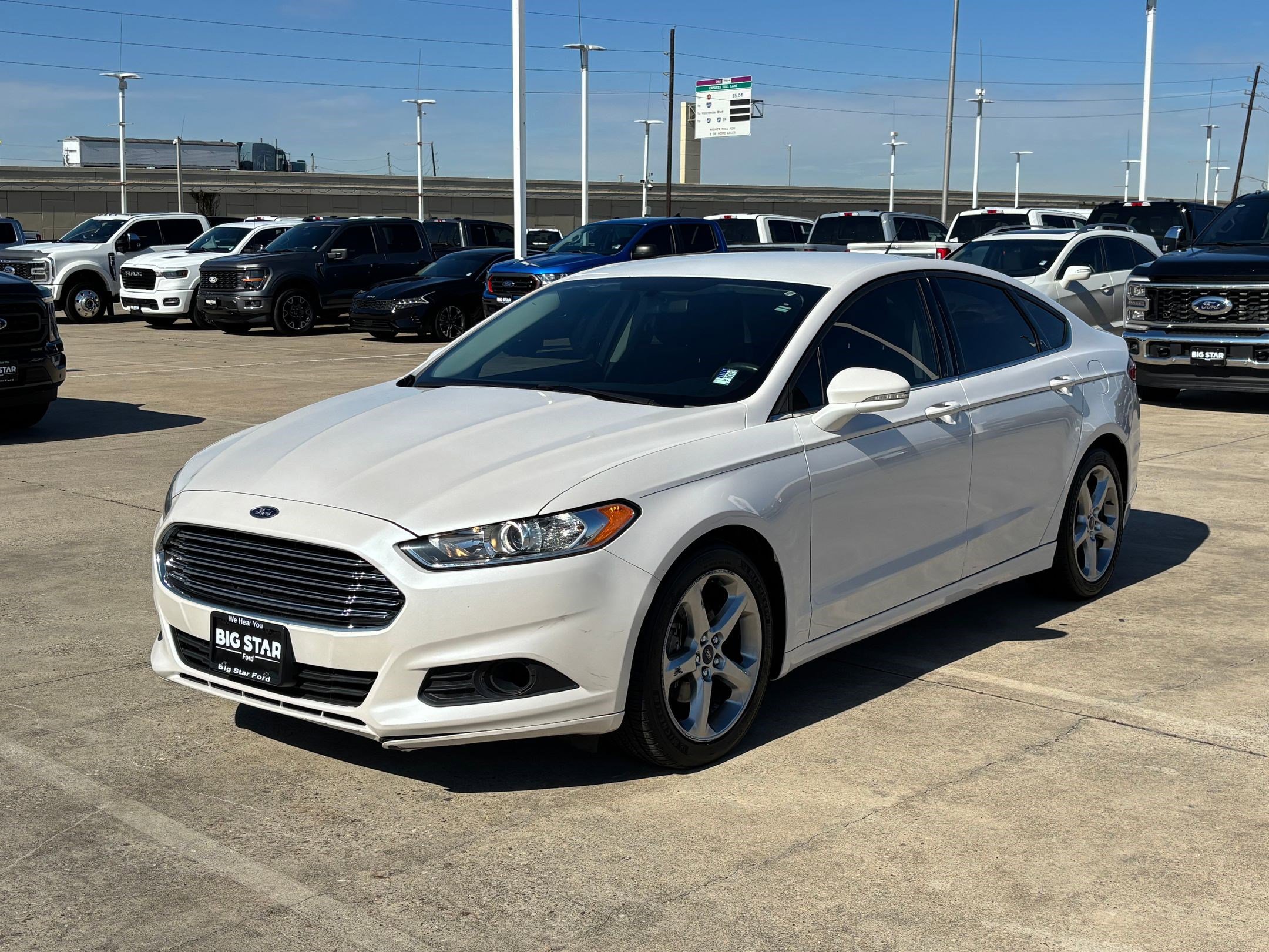 Used 2016 Ford Fusion SE image 8