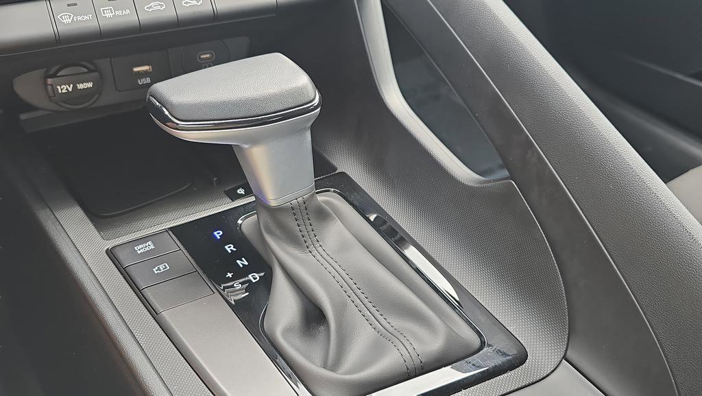 Certified 2025 Hyundai Elantra Sport FWD image 23
