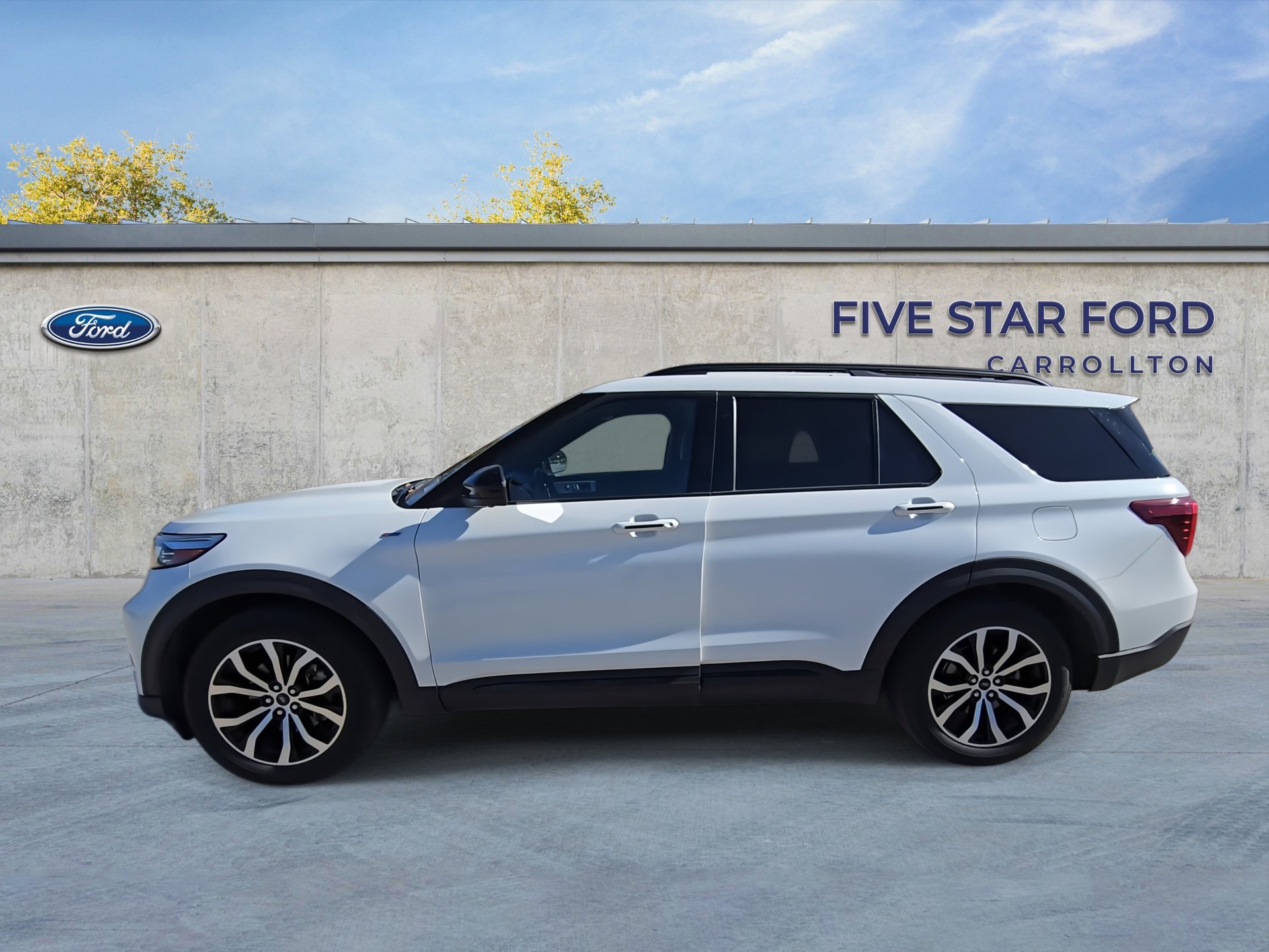 Certified 2023 Ford Explorer ST-Line w/ Class IV Trailer Tow Package image 6