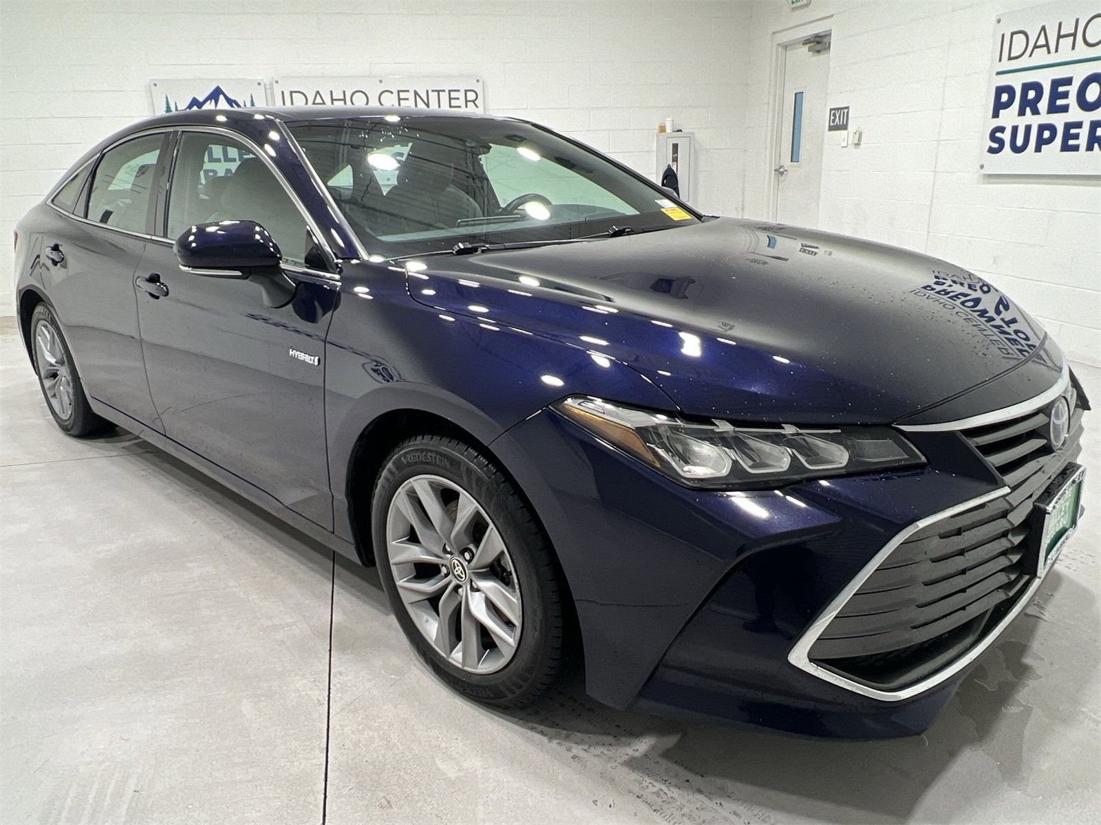 Used 2021 Toyota Avalon XLE image 2