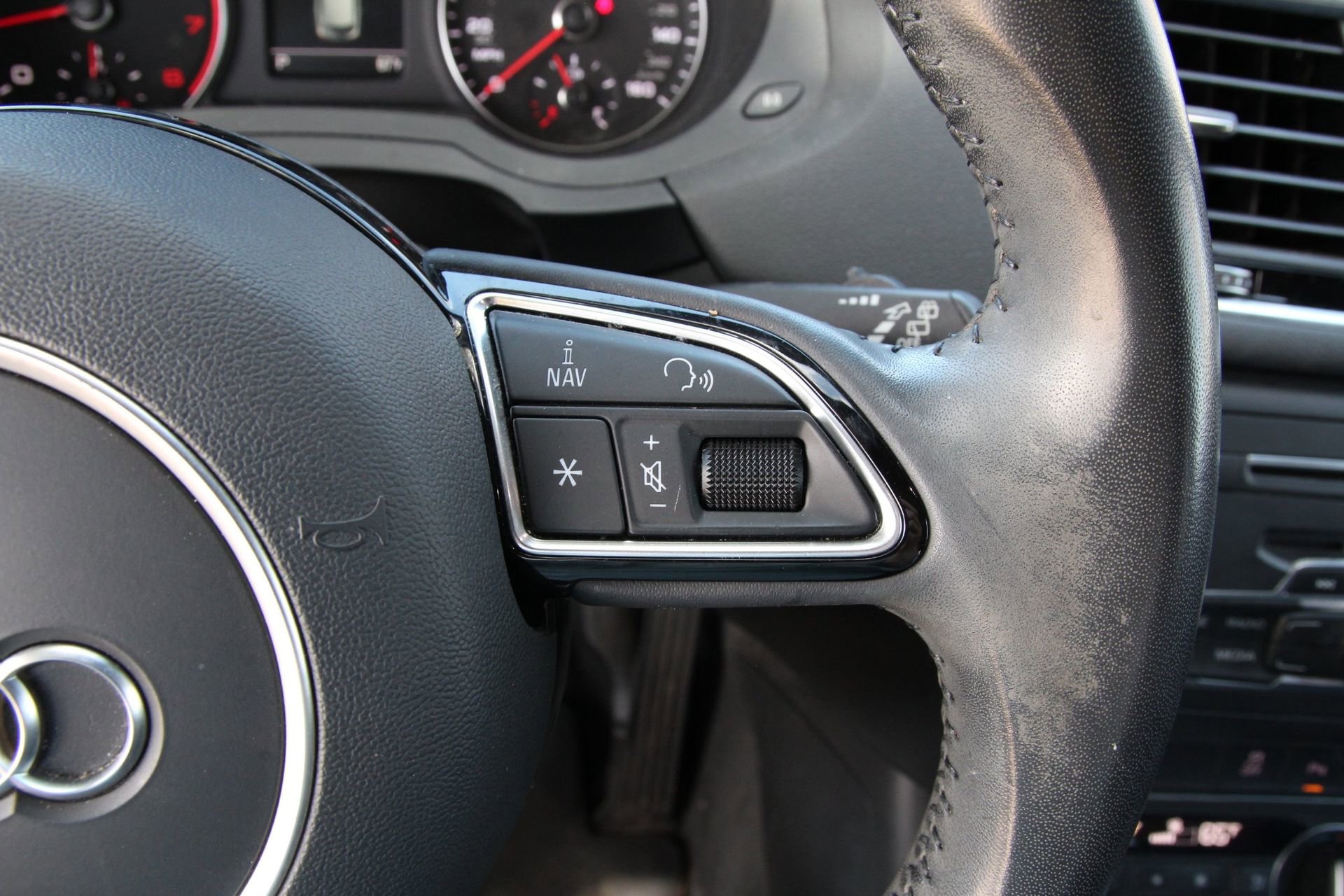 Used 2018 Audi Q3 2.0T Premium image 19