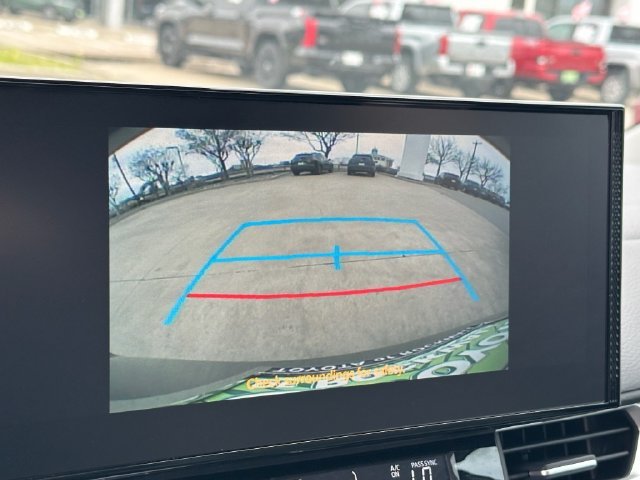 New 2026 Toyota Sienna XLE FWD image 18