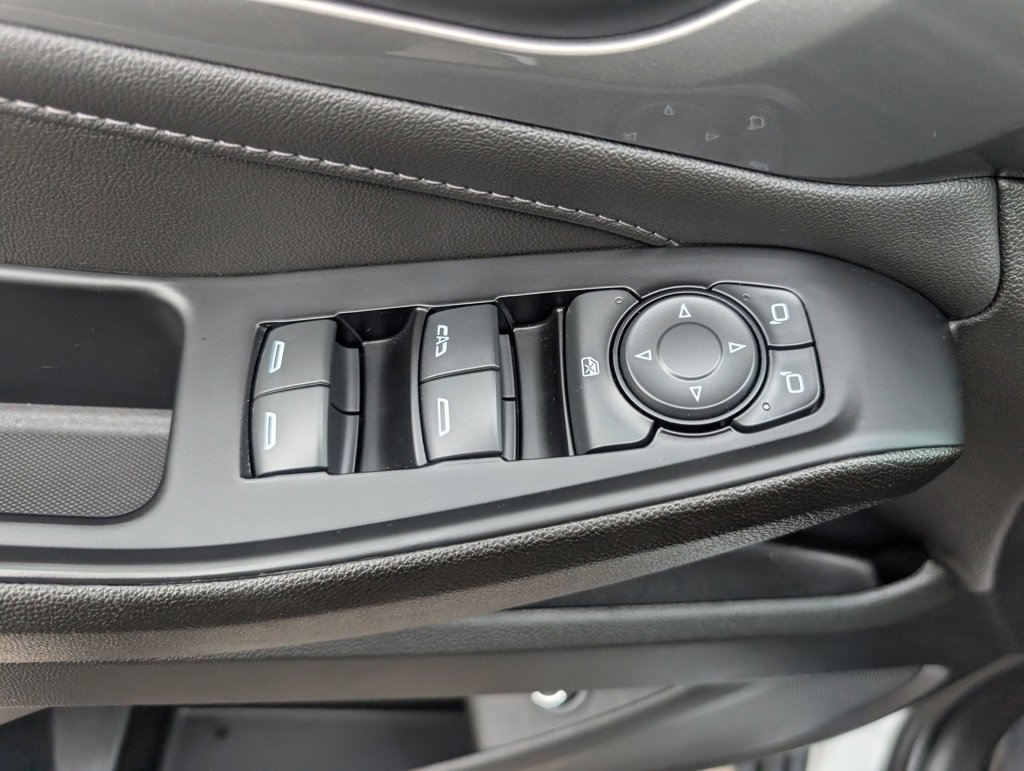 Used 2023 Chevrolet Traverse LT image 11