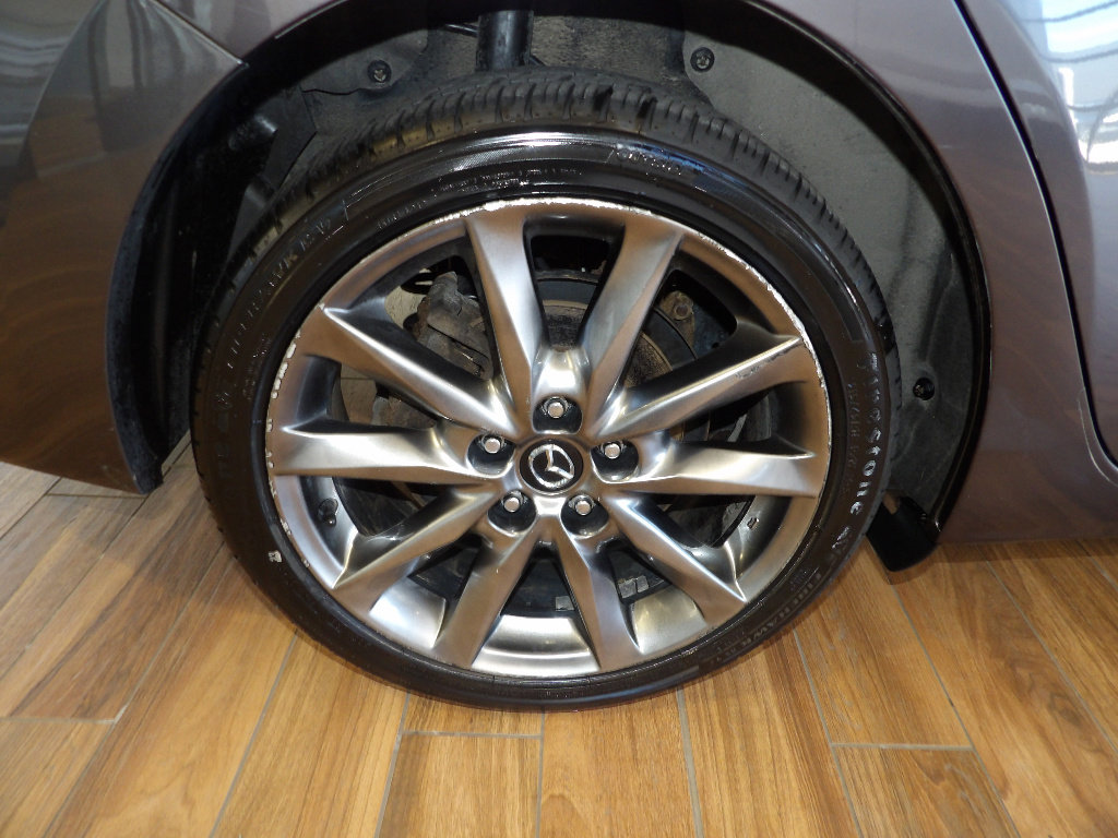 Used 2018 MAZDA MAZDA3 Touring FWD image 5