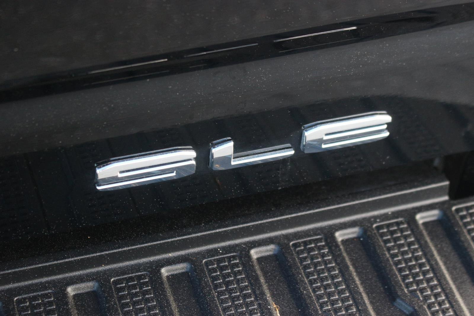 Used 2023 GMC Sierra 2500 SLE w/ SLE Value Package; AWD/4WD image 13