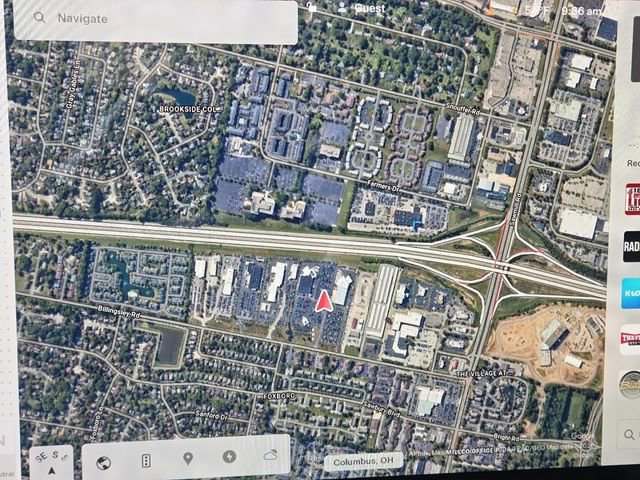 Used 2022 Tesla Model S Plaid image 4