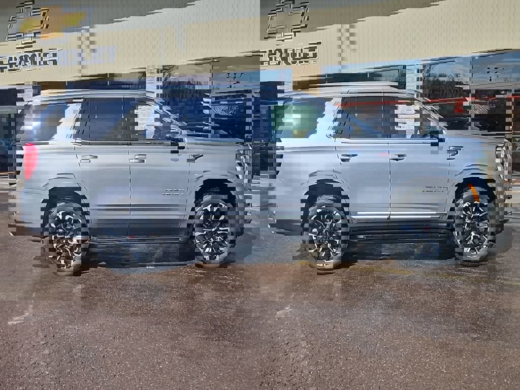 New 2026 GMC Yukon Denali w/ LPO, Floor Liner Package image 5