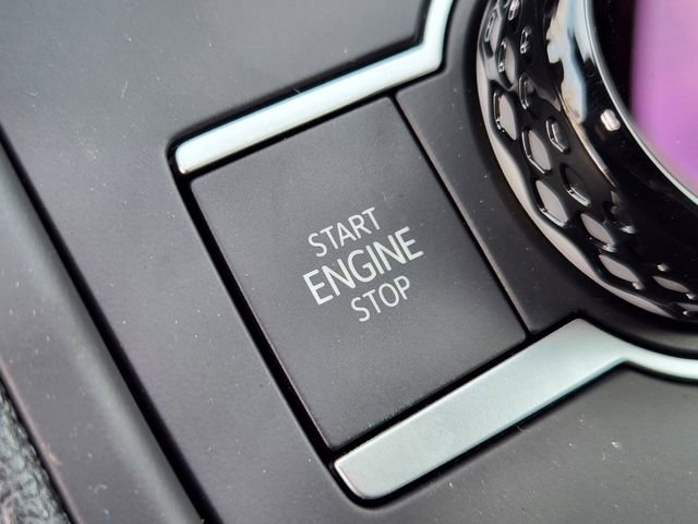 New 2026 Volkswagen Tiguan SE R-Line image 18