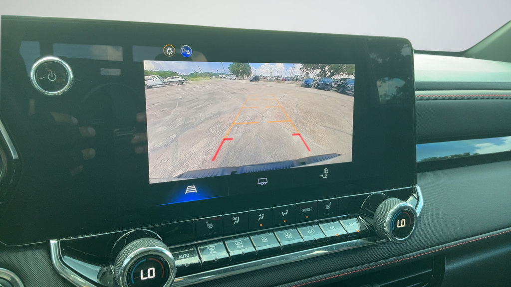 Used 2025 Chevrolet Colorado Z71 AWD/4WD image 12