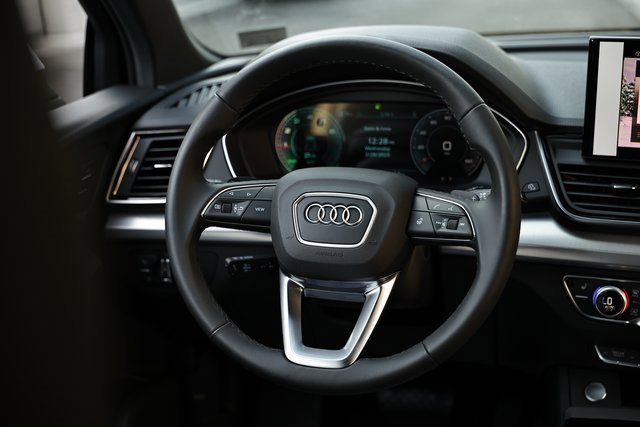 New 2025 Audi Q5 2.0T Premium image 28