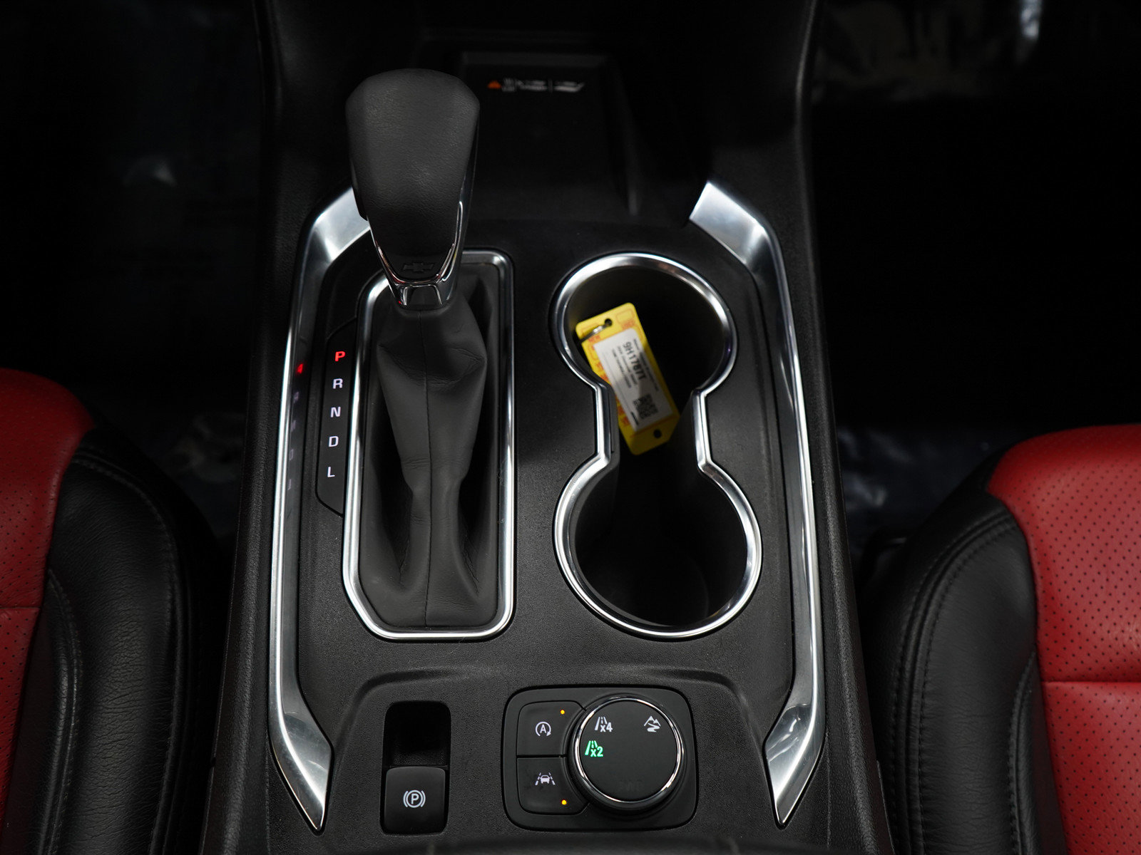 Used 2024 Chevrolet Traverse LT w/ Rear Camera Mirror Package image 23