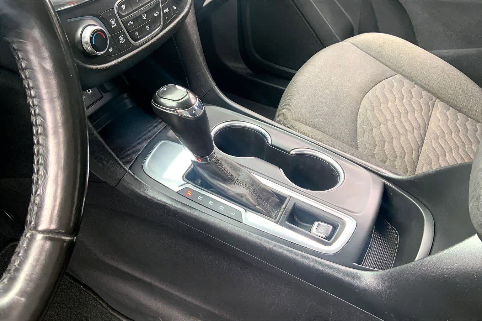 Used 2019 Chevrolet Equinox LT FWD image 17