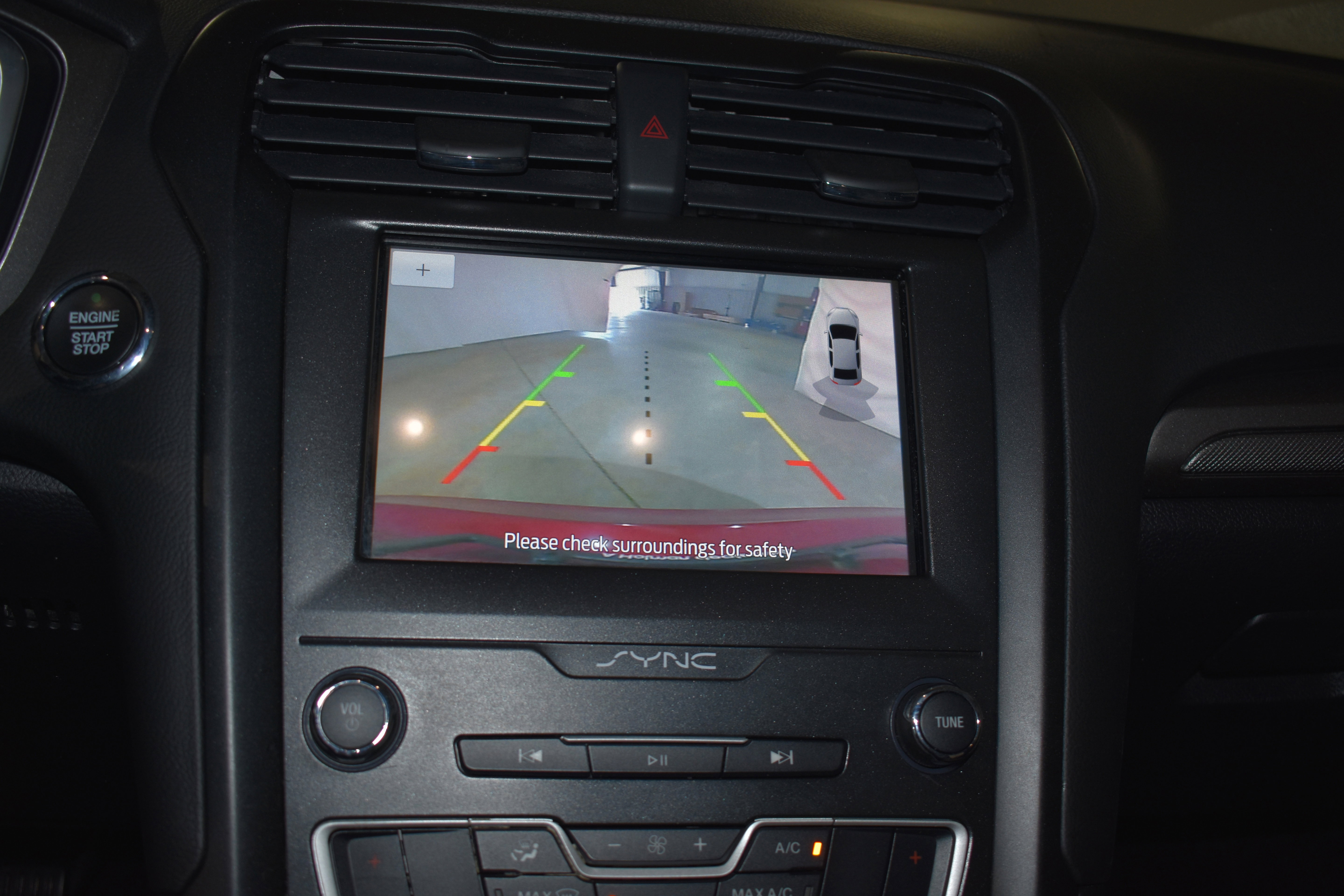 Used 2020 Ford Fusion SE w/ Equipment Group 151A image 18