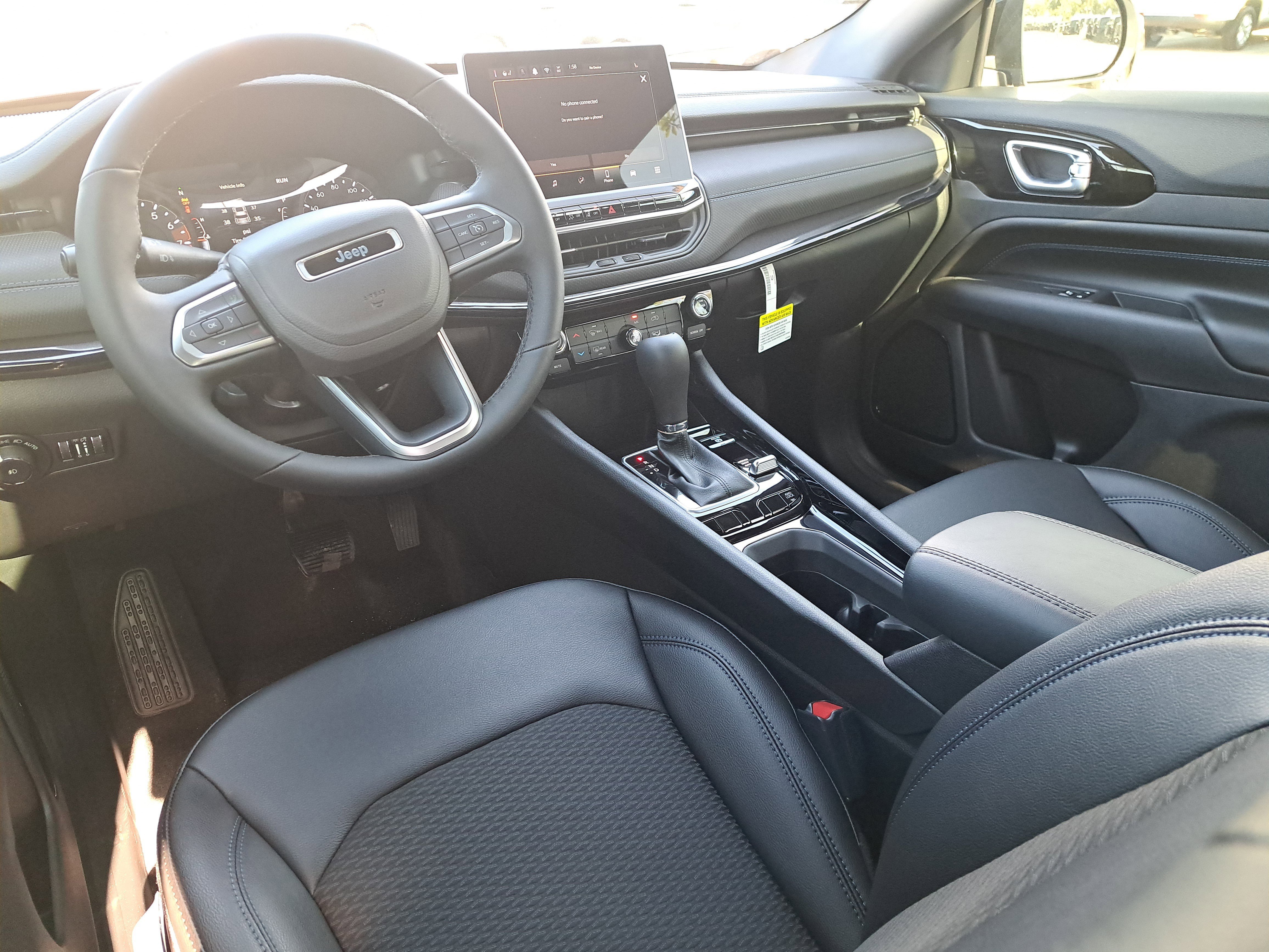 New 2026 Jeep Compass Latitude image 8