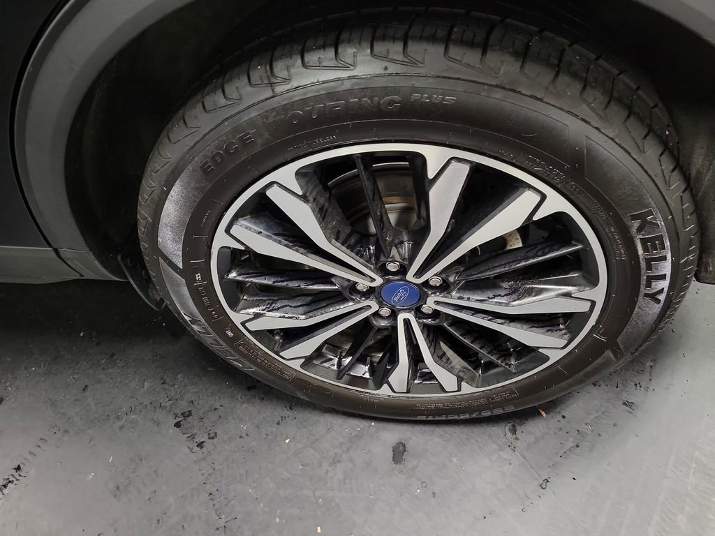 Used 2022 Ford Escape SE w/ SE Sport Appearance Package FWD image 10