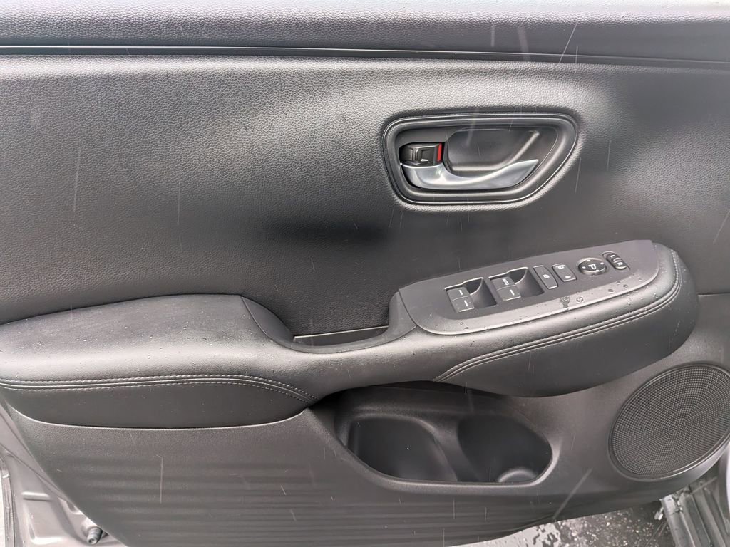 Used 2025 Honda HR-V LX image 11