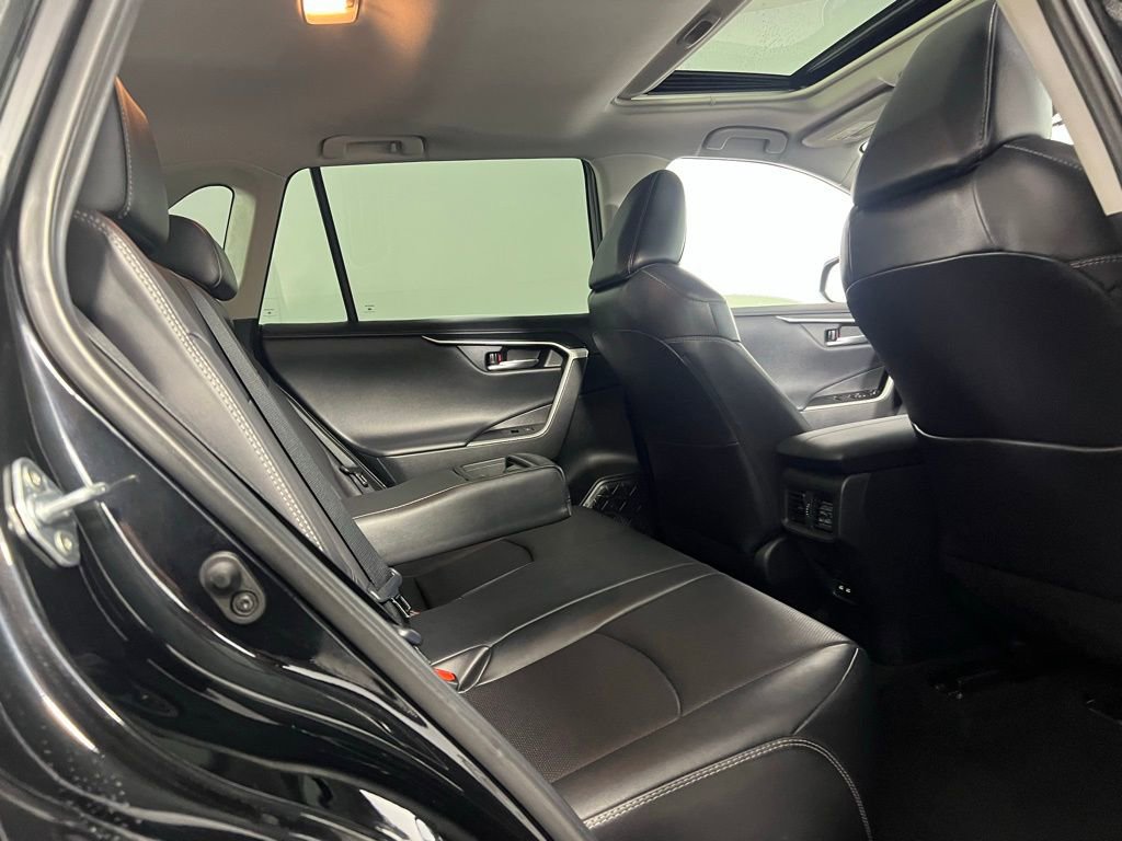 Used 2021 Toyota RAV4 Limited image 27