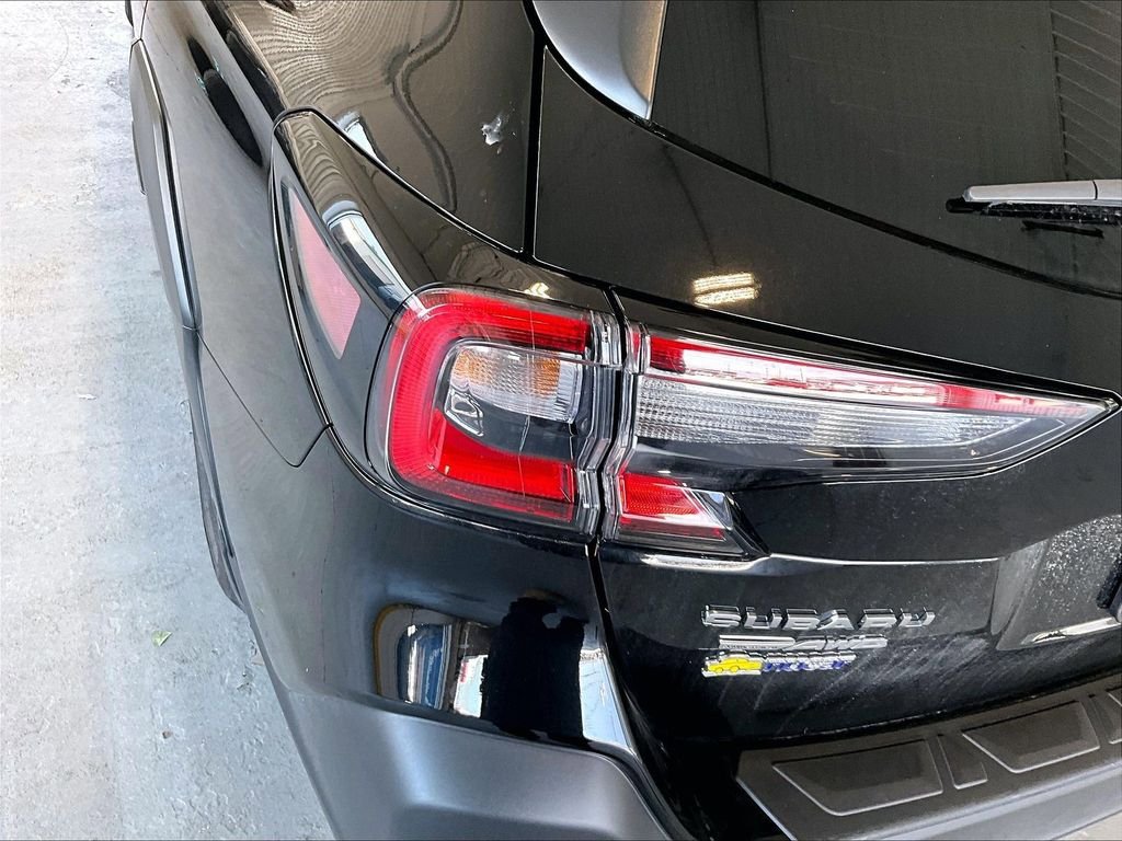 Used 2025 Subaru Outback Premium AWD/4WD image 32
