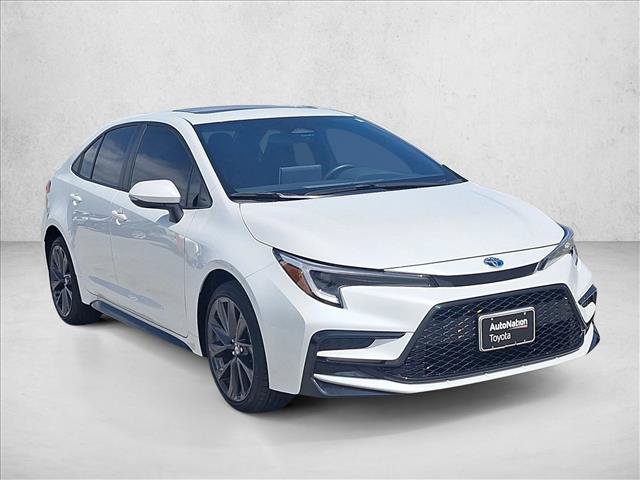 Certified 2025 Toyota Corolla SE w/ SE Premium Package FWD image 3