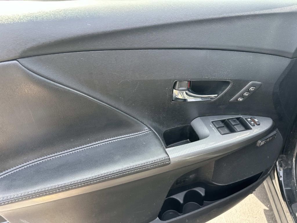 Used 2015 Toyota Venza Limited AWD/4WD image 16