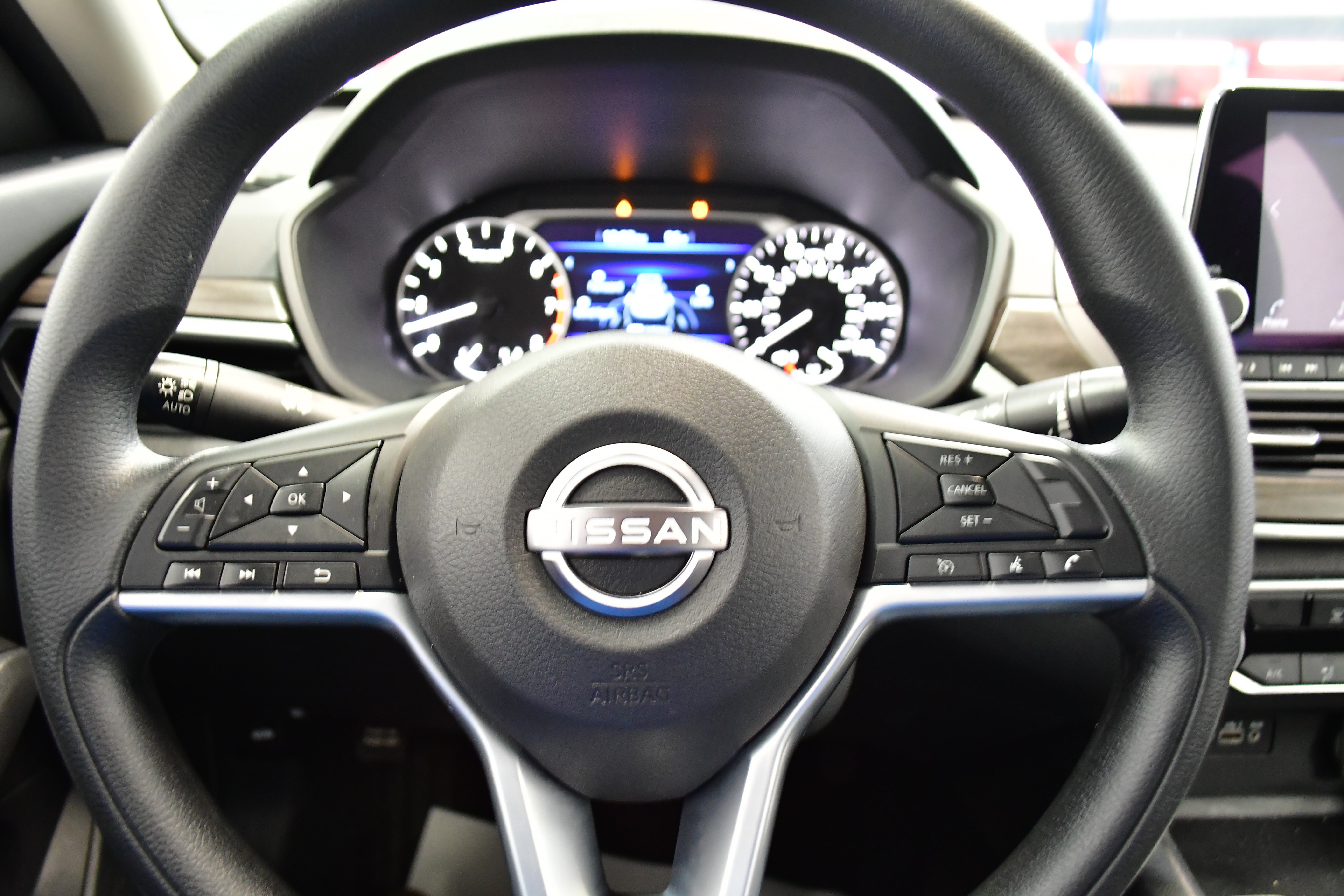 Used 2025 Nissan Altima 2.5 SV FWD image 18