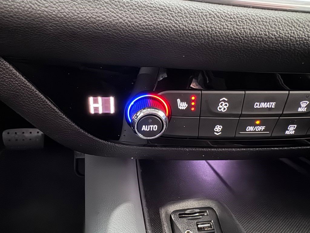 Certified 2021 Buick Enclave Essence image 17