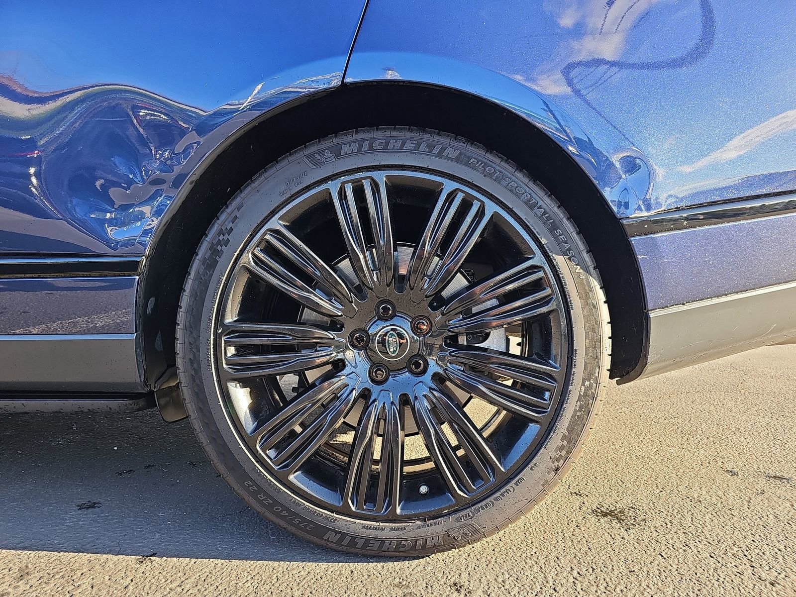 Used 2019 Land Rover Range Rover Long Wheelbase Supercharged image 10