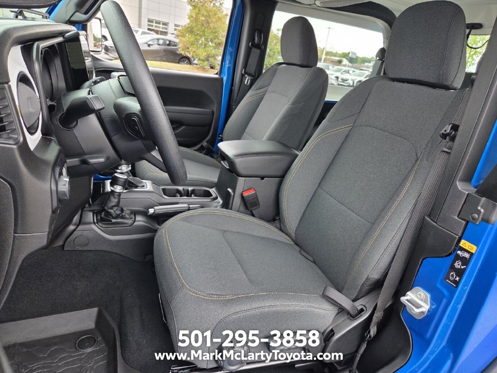 Used 2026 Jeep Wrangler Sport AWD/4WD image 9