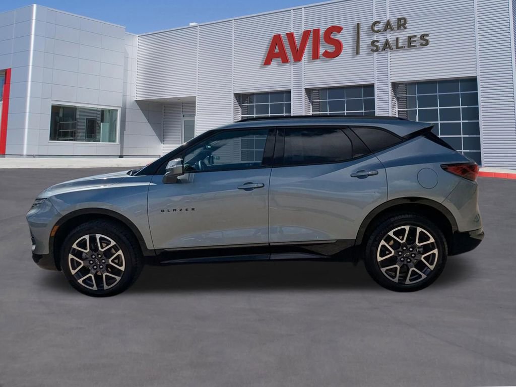 Used 2025 Chevrolet Blazer RS FWD image 9