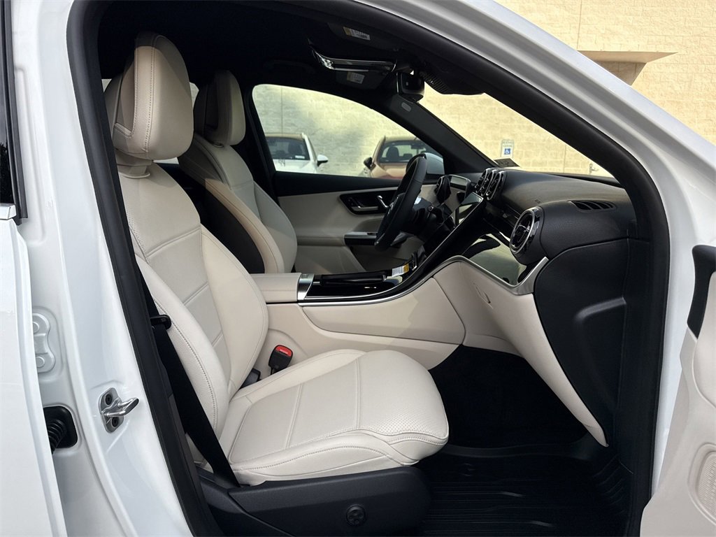 New 2025 Mercedes-Benz GLC 350e 4MATIC image 19
