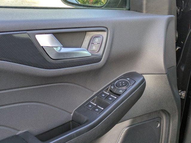 Used 2025 Ford Escape ST-Line image 3