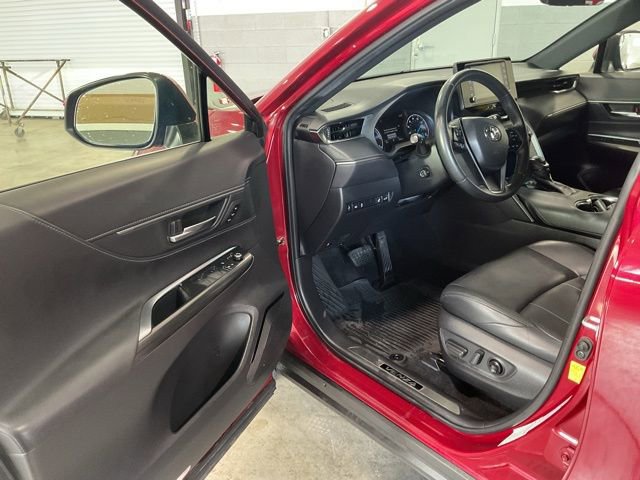 Used 2021 Toyota Venza XLE w/ Softex Package image 9