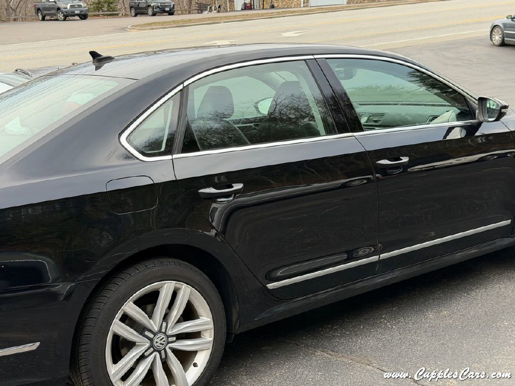 Used 2017 Volkswagen Passat 1.8T SEL Premium FWD image 33