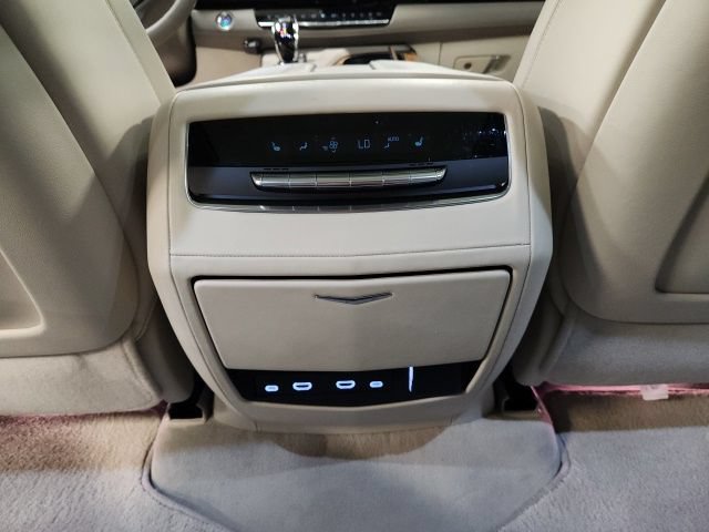 Used 2023 Cadillac Escalade Premium Luxury Platinum AWD/4WD image 26