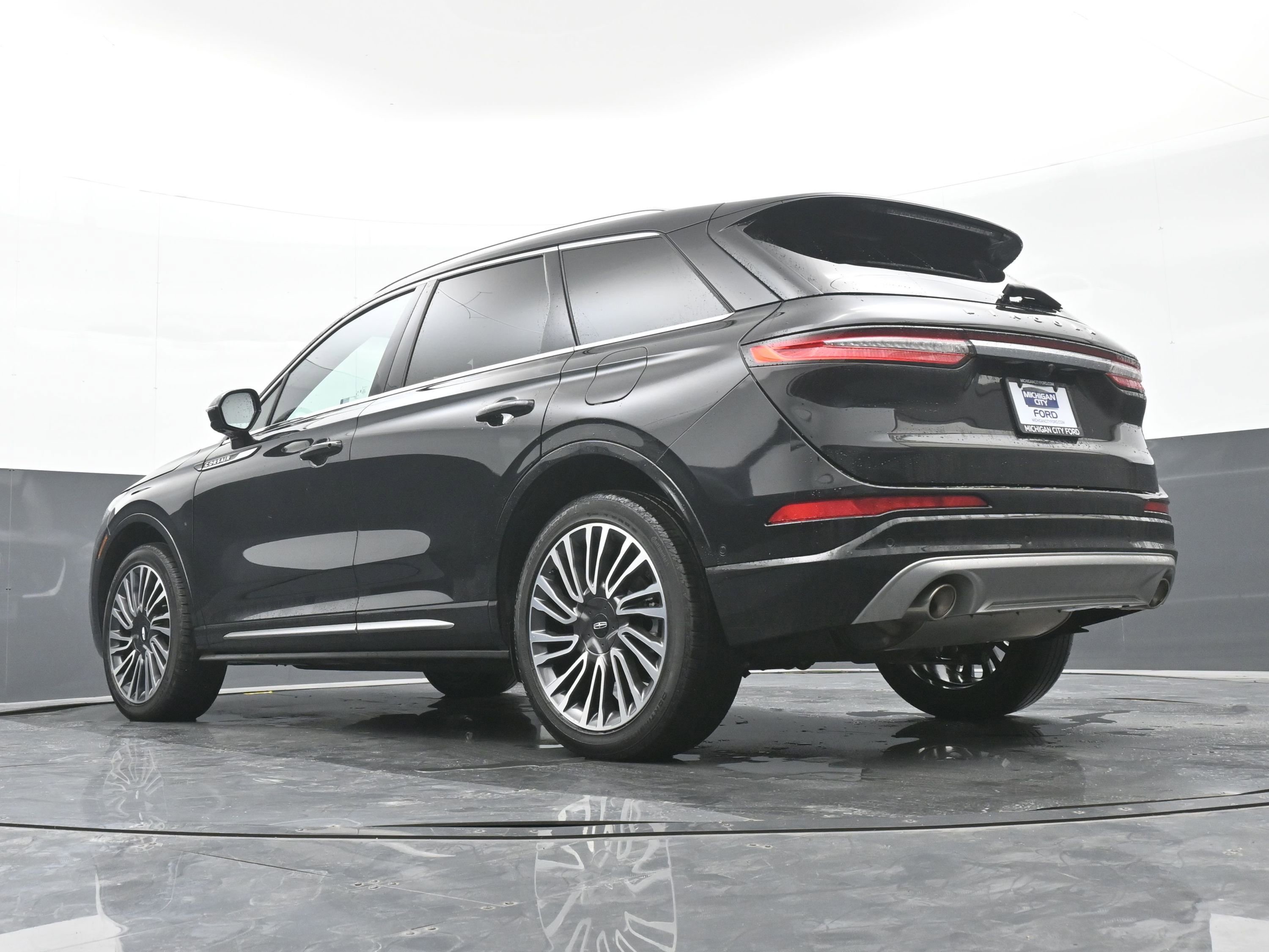 Used 2022 Lincoln Corsair Reserve w/ Equipment Group 201A image 37