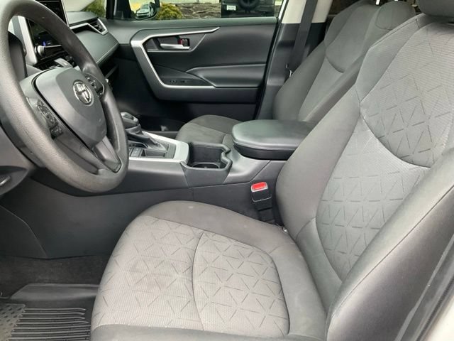 Used 2024 Toyota RAV4 XLE w/ Convenience Package FWD image 5