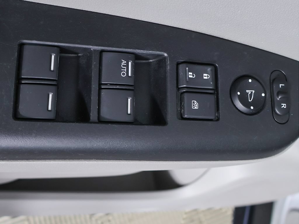 Used 2014 Honda CR-V LX image 27