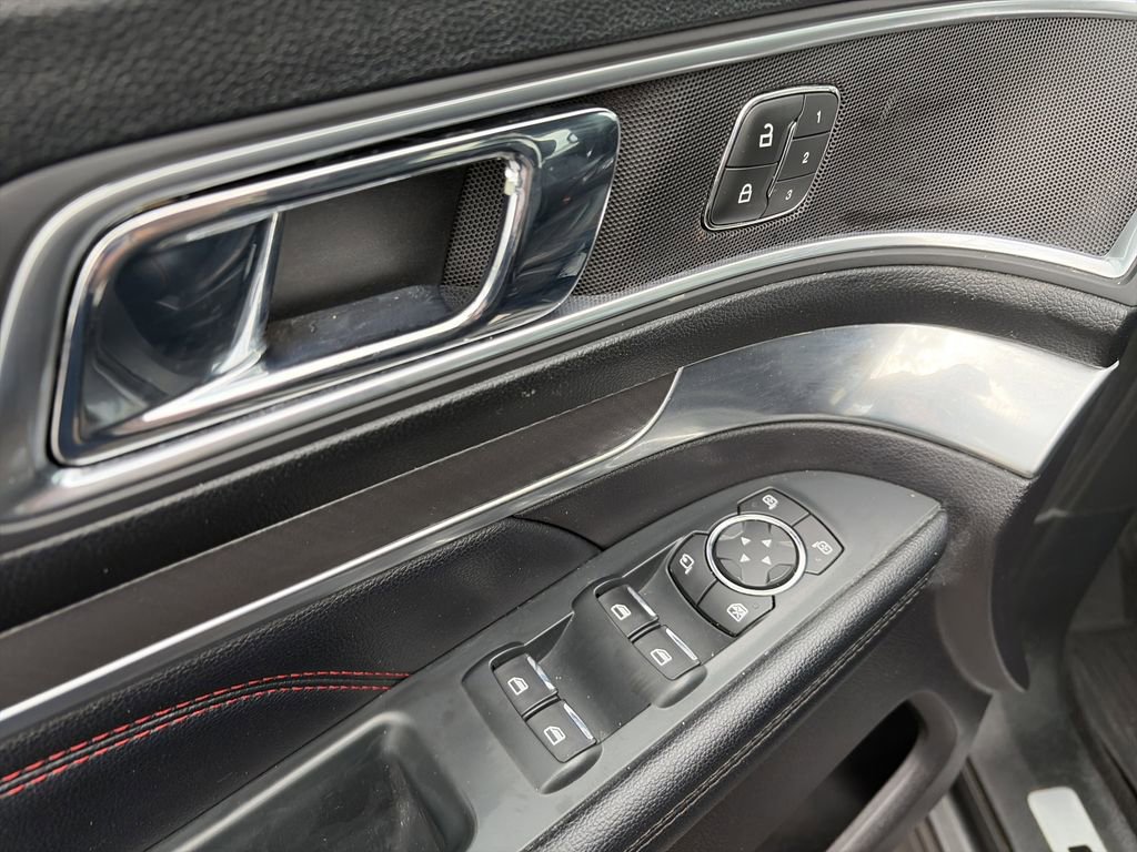 Used 2019 Ford Explorer Sport w/ Equipment Group 401A AWD/4WD image 19