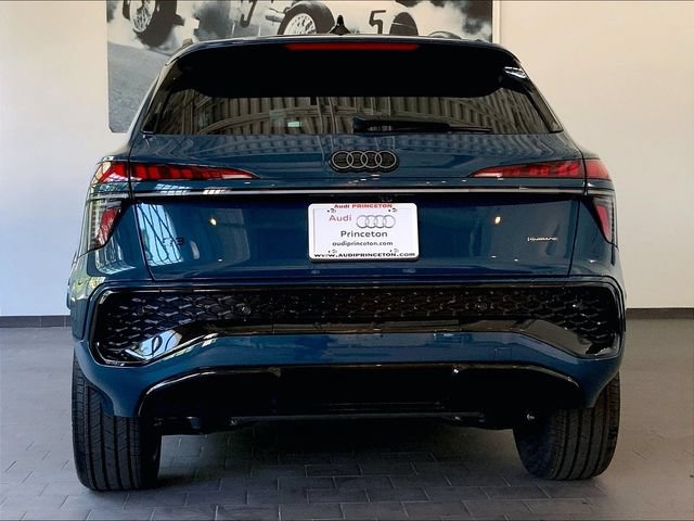 New 2026 Audi Q3 quattro 2.0T AWD/4WD image 2