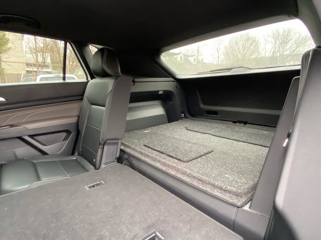 Used 2022 Volkswagen Atlas Cross Sport SE FWD image 19
