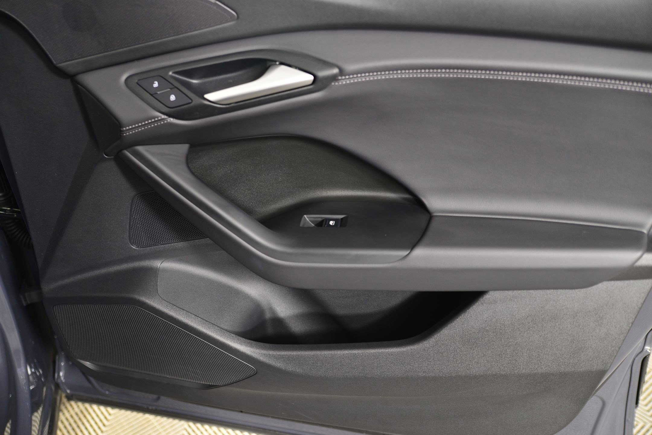 Used 2025 Audi Q6 e-tron Premium w/ Convenience Package image 20