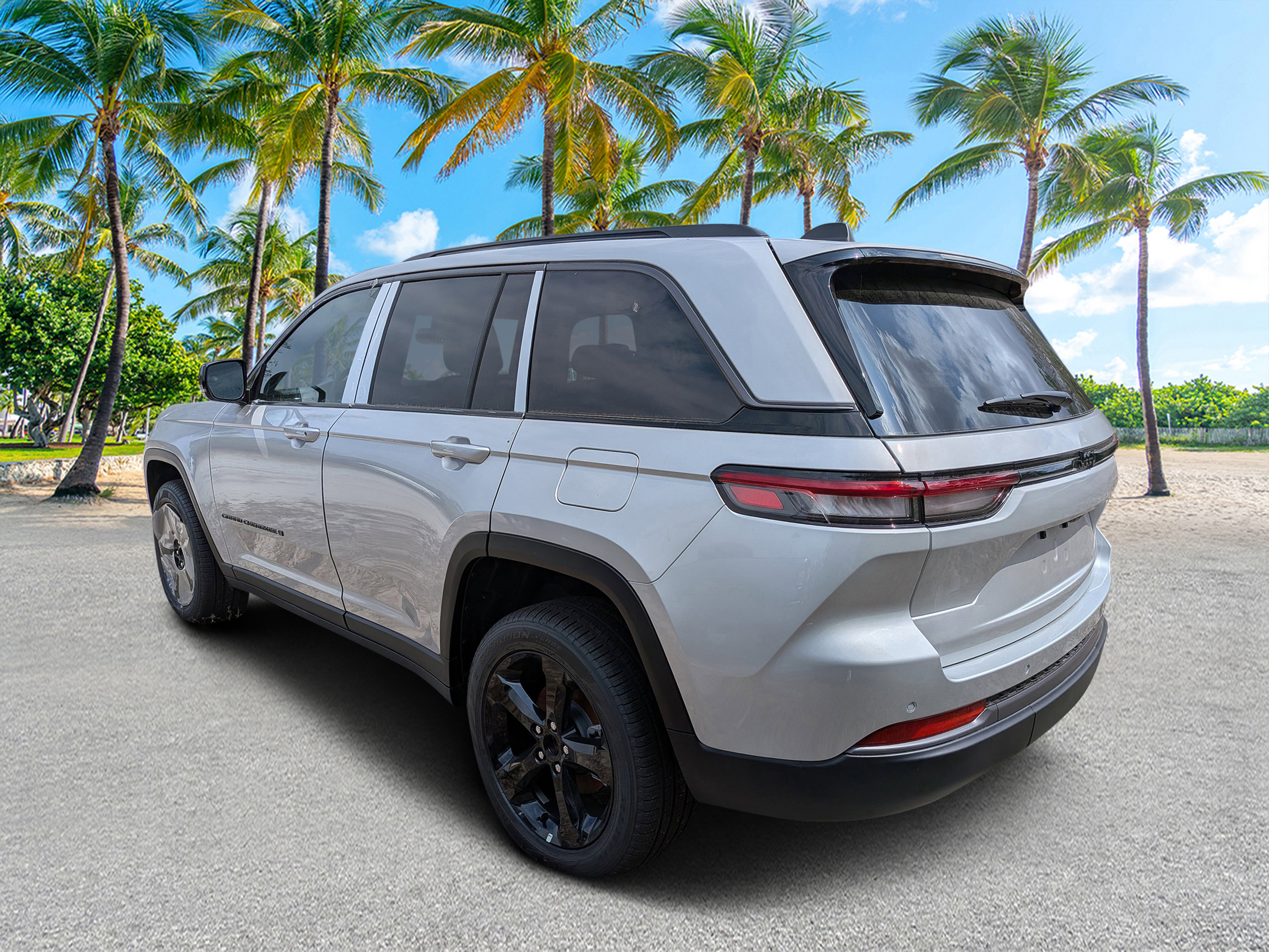 New 2026 Jeep Grand Cherokee Limited w/ Limited Altitude Package RWD image 5