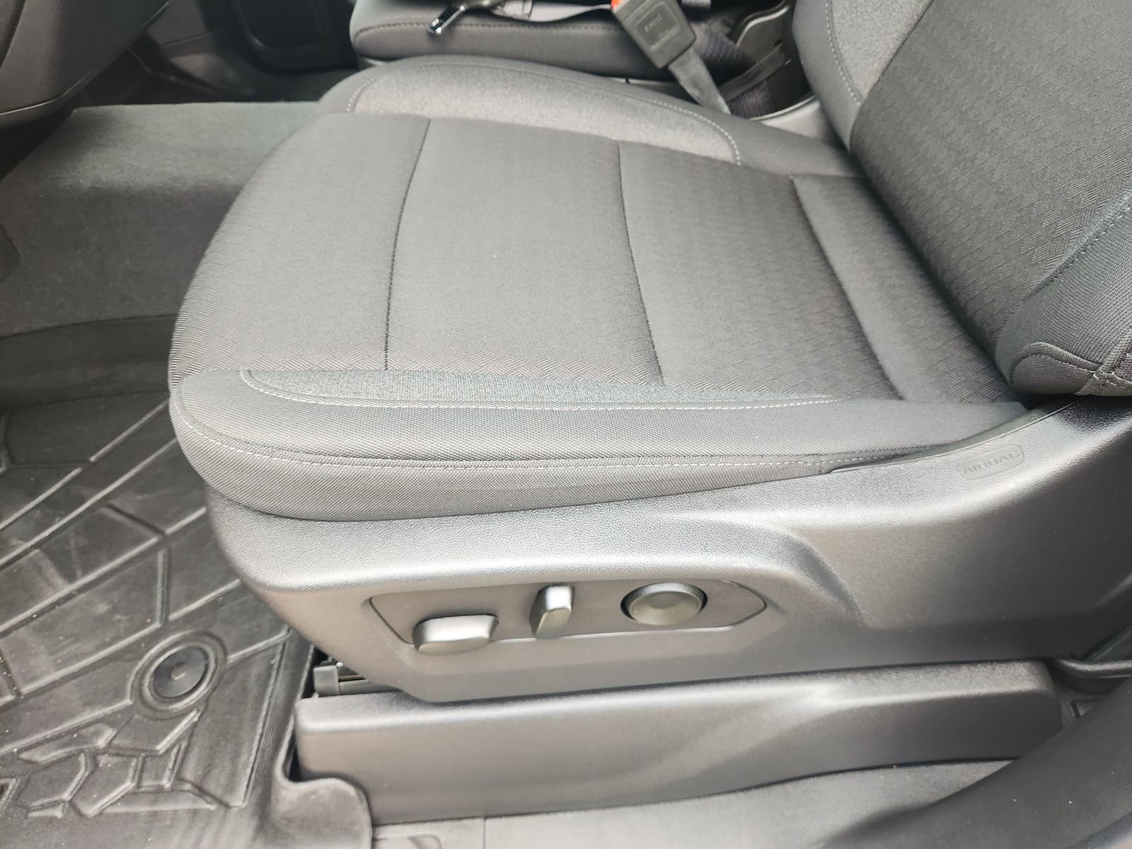 Used 2025 Chevrolet Silverado 1500 Custom AWD/4WD image 24