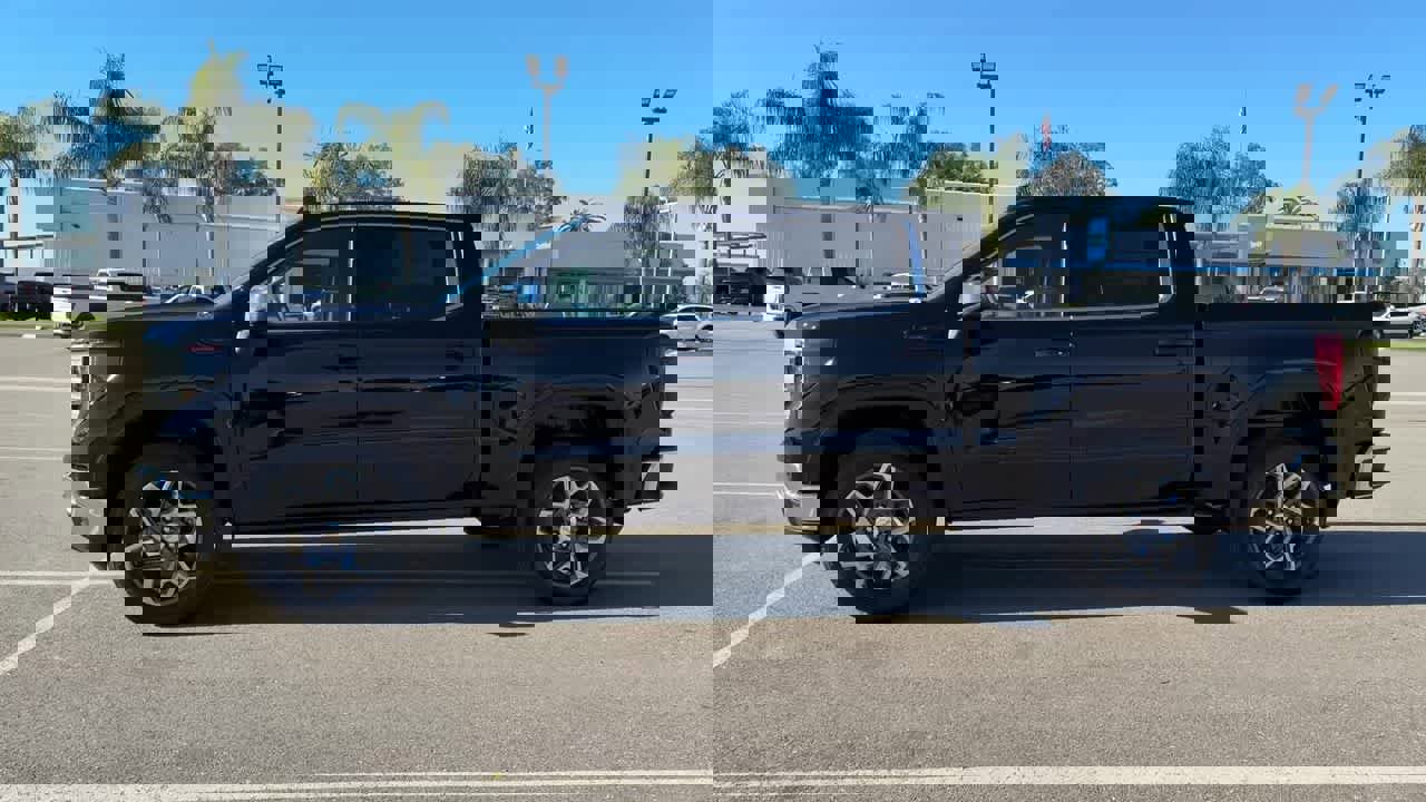 New 2026 GMC Sierra 1500 SLE w/ LPO, Black Badging Package image 2