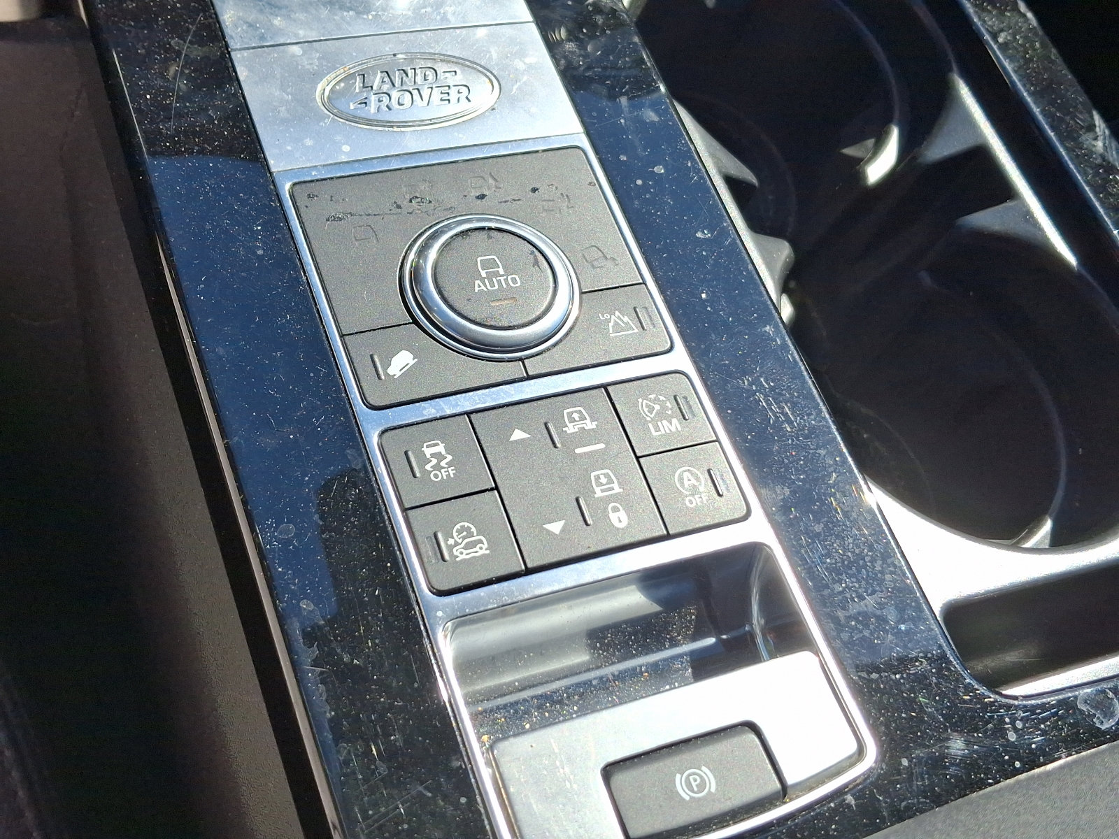 Used 2017 Land Rover Discovery HSE image 26