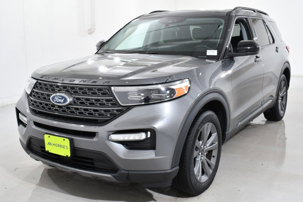 Used 2022 Ford Explorer XLT w/ Equipment Group 202A image 2