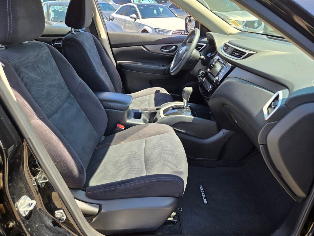 Used 2016 Nissan Rogue S AWD/4WD image 19