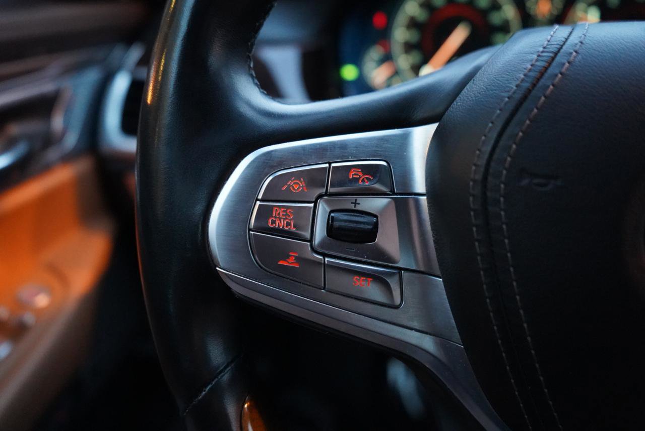 Used 2018 BMW 750i xDrive image 38