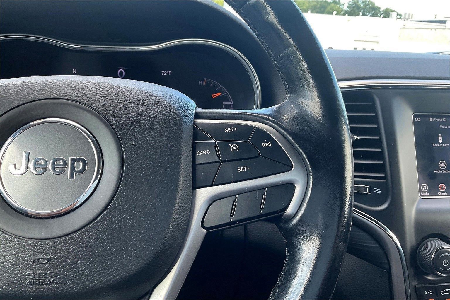 Used 2021 Jeep Grand Cherokee Laredo image 23